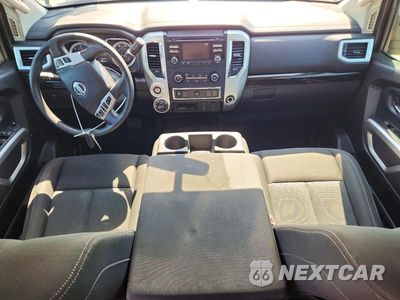 Zdjęcie 8 z 13 samochodu: 2017 NISSAN TITAN XD SV VIN:1N6BA1F34HN532084 - miniatura