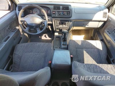 Zdjęcie 8 z 12 samochodu: 2000 NISSAN FRONTIER XE VIN:1N6ED27T5YC414355 - miniatura