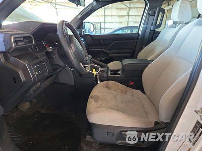 Zdjęcie 7 z 13 samochodu: 2025 TOYOTA 4RUNNER SR5 VIN:JTEVA5BR4S5041471 - miniatura