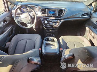 Zdjęcie 8 z 13 samochodu: 2019 CHRYSLER PACIFICA TOURING PLUS VIN:2C4RC1FG0KR574650 - miniatura