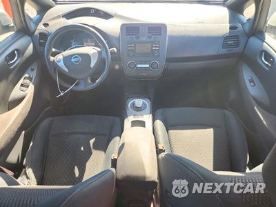 Zdjęcie 8 z 12 samochodu: 2013 NISSAN LEAF S VIN:1N4AZ0CP0DC406664 - miniatura