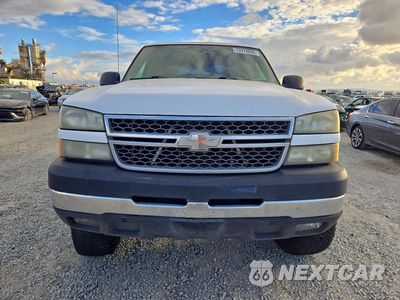 Piąte zdjęcie samochodu w środku: 2005 CHEVROLET SILVERADO C2500 HEAVY DUTY VIN:1GCHC23U25F800128 - miniatura