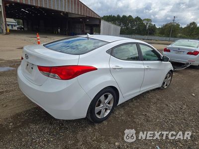 Trzecie zdjęcie samochodu z tyłu: 2013 HYUNDAI ELANTRA GLS VIN:5NPDH4AEXDH248387 - miniatura