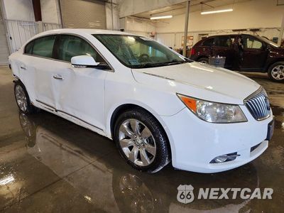 Czwarte zdjęcie samochodu z boku: 2013 BUICK LACROSSE PREMIUM VIN:1G4GG5E34DF261253 - miniatura