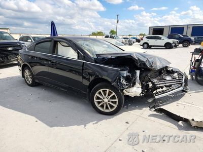 Czwarte zdjęcie samochodu z boku: 2019 HYUNDAI SONATA SE VIN:5NPE24AF1KH793213 - miniatura