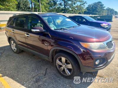 Czwarte zdjęcie samochodu z boku: 2013 KIA SORENTO EX VIN:5XYKU4A63DG331663 - miniatura