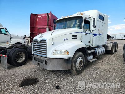 2013 MACK CXU613 SEMI TRUCK 1M1AW09Y9DM030317 - główne zdjęcie licytacji z USA - miniatura
