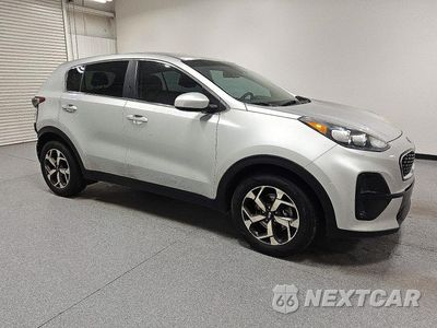 Czwarte zdjęcie samochodu z boku: 2021 KIA SPORTAGE LX VIN:KNDPM3AC3M7916004 - miniatura