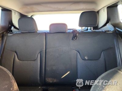 Zdjęcie 10 z 14 samochodu: 2019 JEEP RENEGADE SPORT VIN:ZACNJAAB2KPK46440 - miniatura