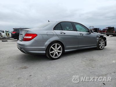 Trzecie zdjęcie samochodu z tyłu: 2014 MERCEDES-BENZ C 250 VIN:WDDGF4HB9EA964081 - miniatura