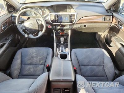 Zdjęcie 8 z 13 samochodu: 2016 HONDA ACCORD EX VIN:1HGCR2F75GA020057 - miniatura