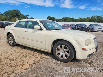 Czwarte zdjęcie samochodu z boku: 2007 CHRYSLER 300 TOURING VIN:2C3KA53G37H612621 - miniatura