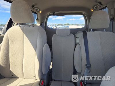 Zdjęcie 10 z 14 samochodu: 2013 TOYOTA SIENNA LE VIN:5TDKK3DC0DS384860 - miniatura
