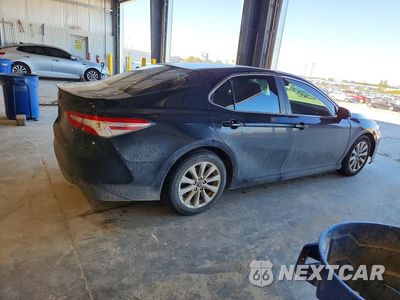 Trzecie zdjęcie samochodu z tyłu: 2018 TOYOTA CAMRY LE VIN:4T1B11HK5JU531086 - miniatura