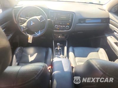 Zdjęcie 8 z 12 samochodu: 2017 MITSUBISHI OUTLANDER SE VIN:JA4AD3A3XHZ029784 - miniatura