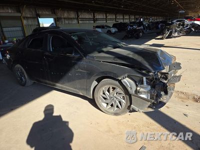 Czwarte zdjęcie samochodu z boku: 2024 HYUNDAI ELANTRA SEL VIN:KMHLM4DG6RU776697 - miniatura