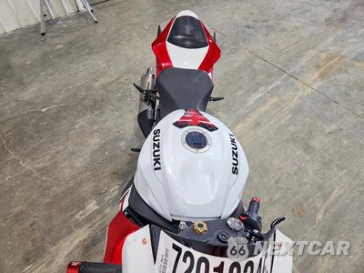 Piąte zdjęcie samochodu w środku: 2024 SUZUKI GSX-R600 VIN:JS1GN7FA3R7100035 - miniatura