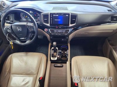 Zdjęcie 8 z 13 samochodu: 2018 HONDA RIDGELINE RTL VIN:5FPYK3F78JB006884 - miniatura