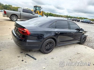 Trzecie zdjęcie samochodu z tyłu: 2017 VOLKSWAGEN PASSAT S VIN:1VWAT7A36HC024517 - miniatura