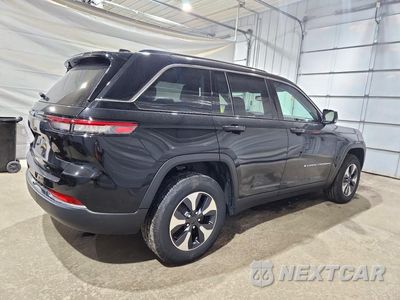 Trzecie zdjęcie samochodu z tyłu: 2023 JEEP GRAND CHEROKEE LIMITED 4XE VIN:1C4RJYB66PC595689 - miniatura