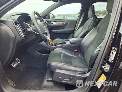 Zdjęcie 7 z 13 samochodu: 2021 VOLVO XC40 T5 R-DESIGN VIN:YV4162UM9M2563308 - miniatura