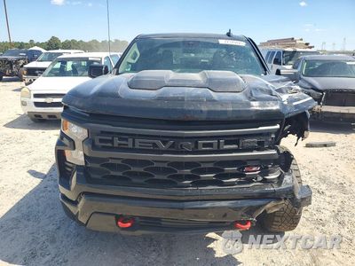 Piąte zdjęcie samochodu w środku: 2025 CHEVROLET SILVERADO K1500 TRAIL BOSS CUSTOM VIN:3GCUKCED9SG198858 - miniatura