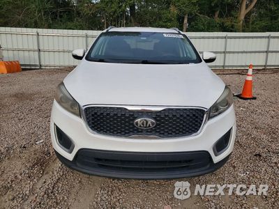Piąte zdjęcie samochodu w środku: 2018 KIA SORENTO LX V6 VIN:5XYPG4A59JG361427 - miniatura