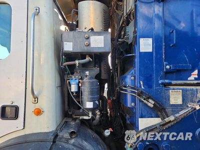 Zdjęcie 10 z 13 samochodu: 2014 MACK GU713 REFUSE TRUCK VIN:1M2AV02C2EM011221 - miniatura
