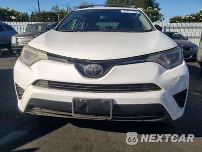 Piąte zdjęcie samochodu w środku: 2018 TOYOTA RAV4 LE VIN:JTMZFREV7JJ744981 - miniatura
