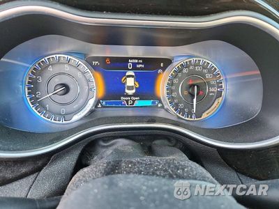 Zdjęcie 9 z 12 samochodu: 2015 CHRYSLER 200 C VIN:1C3CCCCB6FN673359 - miniatura