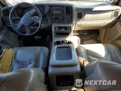 Zdjęcie 8 z 13 samochodu: 2005 GMC YUKON VIN:1GKEK13T55R276239 - miniatura