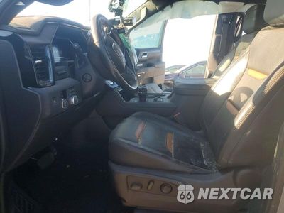 Zdjęcie 7 z 13 samochodu: 2024 GMC SIERRA K1500 AT4 VIN:3GTUUEE8XRG371841 - miniatura