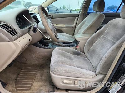 Zdjęcie 7 z 12 samochodu: 2004 TOYOTA CAMRY LE VIN:4T1BE32K54U333329 - miniatura