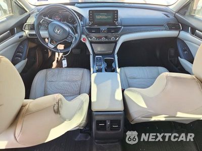 Zdjęcie 8 z 13 samochodu: 2019 HONDA ACCORD TOURING VIN:1HGCV2F90KA014544 - miniatura