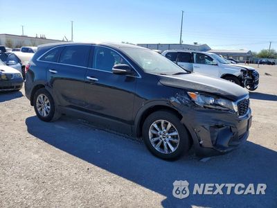 Czwarte zdjęcie samochodu z boku: 2020 KIA SORENTO LX VIN:5XYPG4A3XLG688923 - miniatura