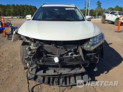 Piąte zdjęcie samochodu w środku: 2016 NISSAN ROGUE SL VIN:5N1AT2MT8GC897729 - miniatura