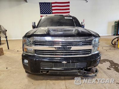 Piąte zdjęcie samochodu w środku: 2018 CHEVROLET SILVERADO K3500 LTZ VIN:1GC4K0CY3JF101707 - miniatura