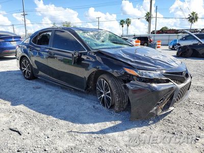 Czwarte zdjęcie samochodu z boku: 2020 TOYOTA CAMRY SE VIN:4T1G11AKXLU978841 - miniatura