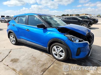 Czwarte zdjęcie samochodu z boku: 2021 NISSAN KICKS S VIN:3N1CP5BV5ML497220 - miniatura