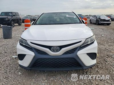 Piąte zdjęcie samochodu w środku: 2018 TOYOTA CAMRY SE VIN:4T1B11HK3JU065173 - miniatura