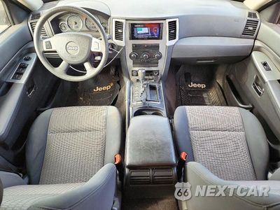 Zdjęcie 8 z 13 samochodu: 2010 JEEP GRAND CHEROKEE LAREDO VIN:1J4PR4GK1AC147294 - miniatura