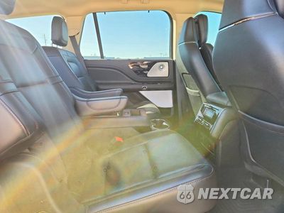 Zdjęcie 11 z 13 samochodu: 2022 LINCOLN AVIATOR RESERVE VIN:5LM5J7XCXNGL08229 - miniatura