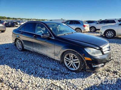 Czwarte zdjęcie samochodu z boku: 2012 MERCEDES-BENZ C 300 4MATIC VIN:WDDGF8BB7CR228965 - miniatura