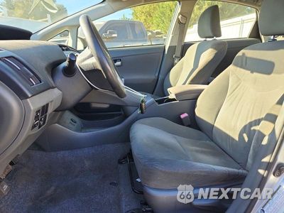 Zdjęcie 7 z 12 samochodu: 2011 TOYOTA PRIUS TWO VIN:JTDKN3DU8B0275045 - miniatura