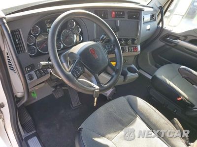 Zdjęcie 8 z 14 samochodu: 2020 KENWORTH T680 SEMI TRUCK VIN:1XKYDP9X3LJ311103 - miniatura
