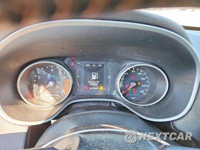 Zdjęcie 9 z 14 samochodu: 2018 JEEP COMPASS LATITUDE VIN:3C4NJDBB7JT423333 - miniatura