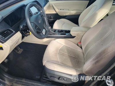 Zdjęcie 7 z 12 samochodu: 2017 HYUNDAI SONATA SPORT VIN:5NPE34AF9HH460067 - miniatura