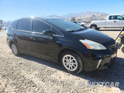 Czwarte zdjęcie samochodu z boku: 2013 TOYOTA PRIUS V TWO VIN:JTDZN3EU9D3289485 - miniatura