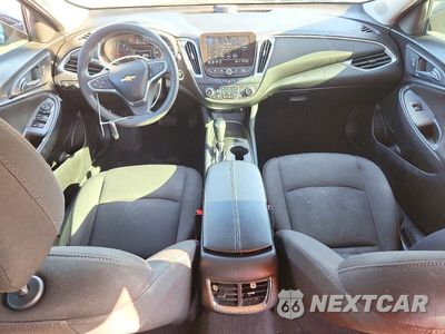 Zdjęcie 8 z 12 samochodu: 2019 CHEVROLET MALIBU VIN:1G1ZD5ST0KF108854 - miniatura