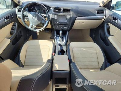 Zdjęcie 8 z 13 samochodu: 2014 VOLKSWAGEN JETTA SEL VIN:3VWL07AJ1EM389097 - miniatura